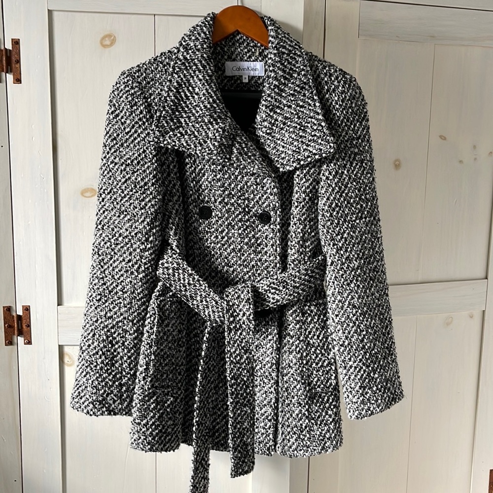 Black/white coat
